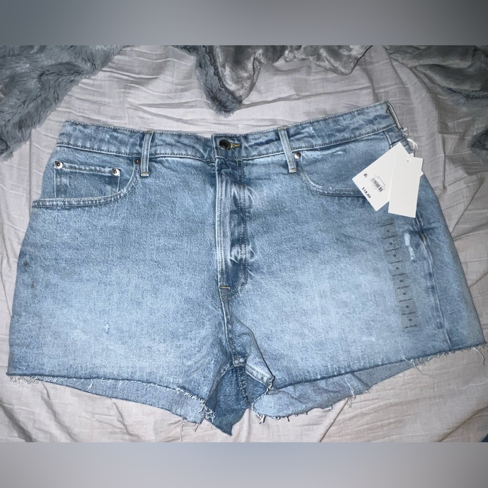 Free assembly shorts. NWT. size 16.